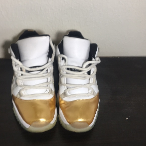 JORDANS LOW TOPS SIZE 10 White and gold - Picture 2 of 5